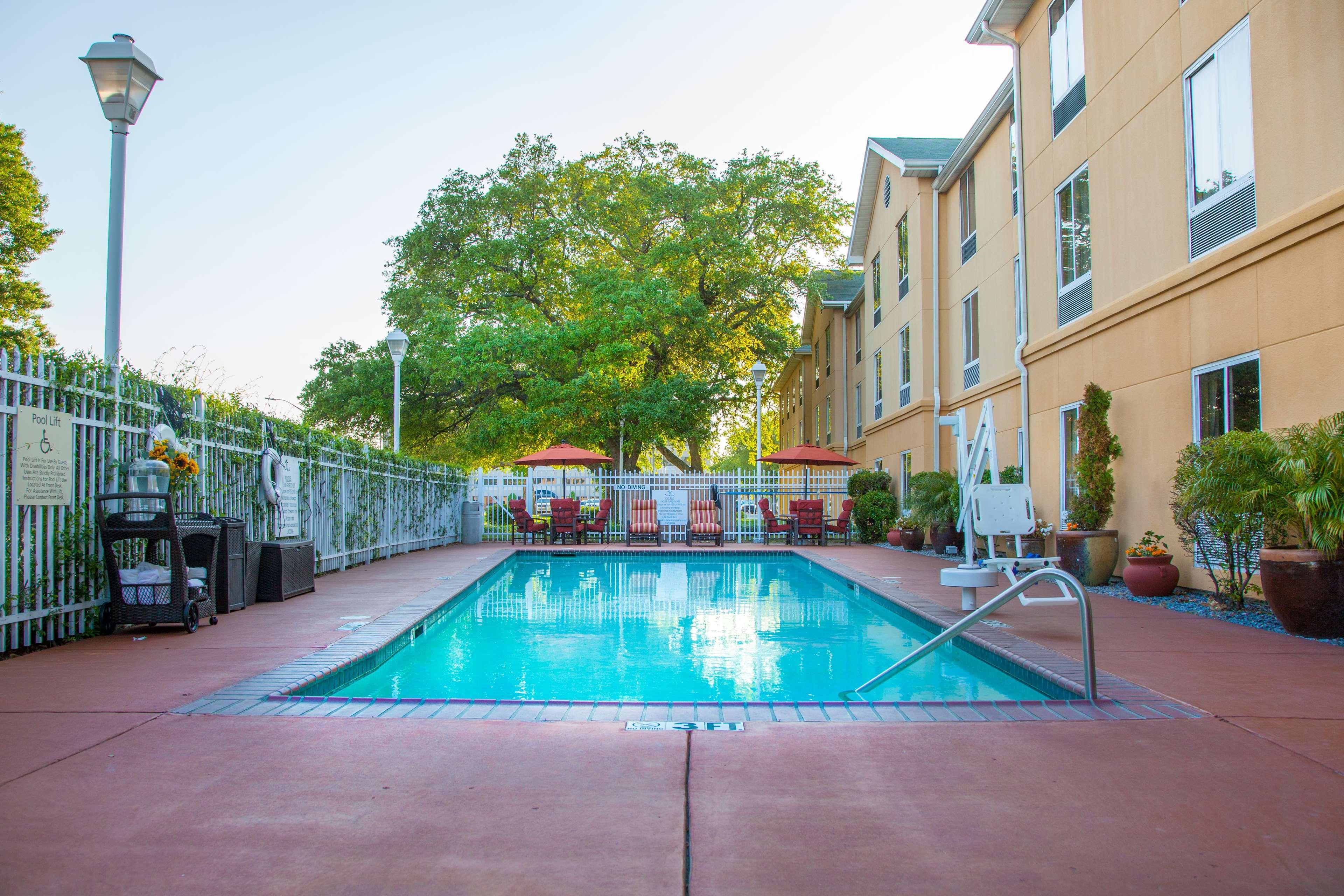 Hampton Inn & Suites New Orleans/Elmwood Harahan Ngoại thất bức ảnh